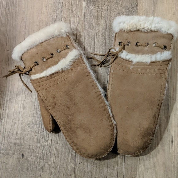 UGG Accessories - Sheepskin ugg mittens